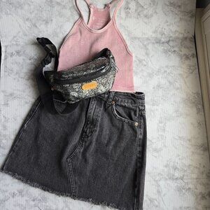 Topshop Moto Black Denim Raw Edge Mini Skirt - Womens Sz 2 US UK 6 EUR 34